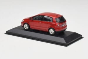 Volkswagen Golf Plus Tornado Červený Minichamps 1:43 821911110 Kov – obrázok 3 z 4