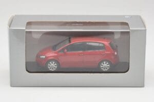 Volkswagen Golf Plus Tornado Červený Minichamps 1:43 821911110 Kov – obrázok 4 z 4