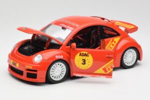 Volkswagen New Beetle Cup Bburago 1:18 3329 Kov – obrázok 2 z 8
