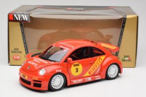 Volkswagen New Beetle Cup Bburago 1:18 3329 Kov – obrázok 8 z 8