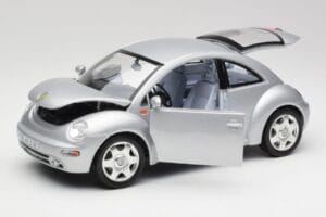 Volkswagen New Beetle Reflex Strieborný Metalíza Bburago 1:18 3322 Kov – obrázok 2 z 8