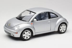 Volkswagen New Beetle Reflex Strieborný Metalíza Bburago 1:18 3322 Kov