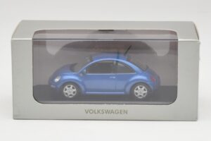 Volkswagen New Beetle Satellite Modrý Minichamps 1:43 430058004 Kov – obrázok 4 z 4