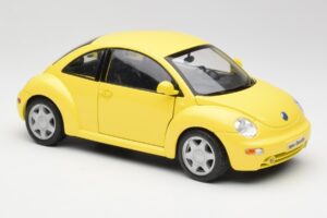 Volkswagen New Beetle Žltý Maisto 1:18 37800-M4 Kov – obrázok 6 z 8