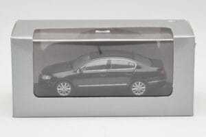Volkswagen Passat B6 Sedan Shadow Modrý Metallic Minichamps 1:43 PASSAT001 Kov – obrázok 3 z 3