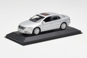 Volkswagen Phaeton Strieborný Minichamps 1:43 3D0099300A Kov – obrázok 2 z 4