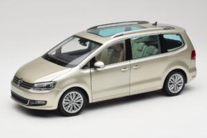 Volkswagen Sharan 7N Reflex Strieborná Metalíza Minichamps 1:18 110051002 Kov