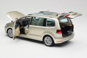 Volkswagen Sharan 7N Reflex Strieborná Metalíza Minichamps 1:18 110051002 Kov – obrázok 5 z 8