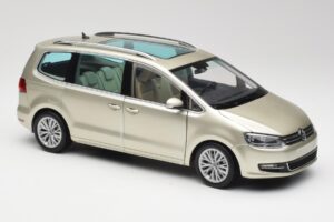 Volkswagen Sharan 7N Reflex Strieborná Metalíza Minichamps 1:18 110051002 Kov – obrázok 6 z 8