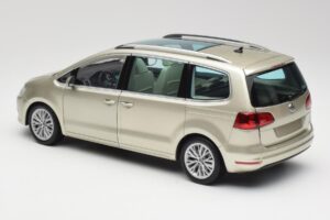 Volkswagen Sharan 7N Reflex Strieborná Metalíza Minichamps 1:18 110051002 Kov – obrázok 7 z 8