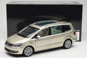 Volkswagen Sharan 7N Reflex Strieborná Metalíza Minichamps 1:18 110051002 Kov – obrázok 8 z 8