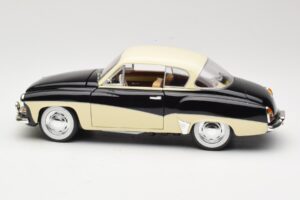 Wartburg 311 Coupe Čierny & Béžový Revell 1:18 8419 Kov – obrázok 4 z 8