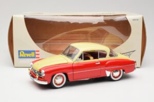Wartburg 311 Coupe Červený & Béžový Revell 1:18 8418 Kov – obrázok 8 z 8
