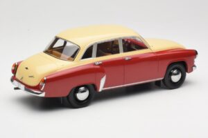 Wartburg 311 Dark Red Beige MCG 1:18 MCG18299 Kov – obrázok 2 z 6