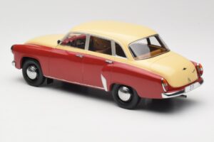 Wartburg 311 Dark Red Beige MCG 1:18 MCG18299 Kov – obrázok 5 z 6