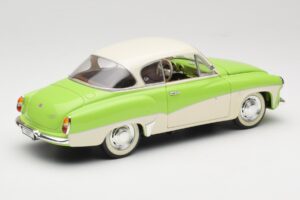 Wartburg 313 Pastelová Zelená cez Béžovú Revell 1:18 9018 Kov – obrázok 3 z 8