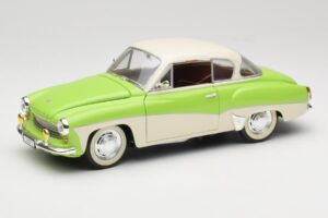 Wartburg 313 Pastelová Zelená cez Béžovú Revell 1:18 9018 Kov