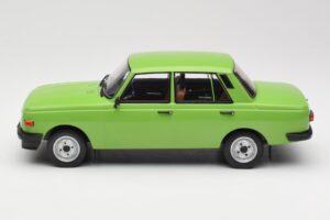 Wartburg 353 Zelený MCG 1:18 MCG18062 Kov – obrázok 3 z 6