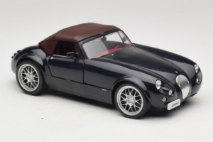 Wiesmann Roadster MF Carbon Black Revell 1:18 WIESMANN001 Kov – obrázok 7 z 9
