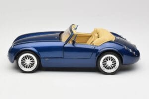 Wiesmann Roadster MF3 Modrý Revell 1:18 08861 Kov – obrázok 4 z 8
