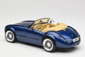 Wiesmann Roadster MF3 Modrý Revell 1:18 08861 Kov – obrázok 7 z 8