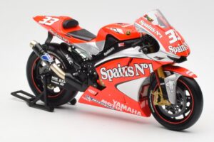 Yamaha YZR-M1 Gauloises Fortuna Yamaha #7 C. Checa MotoGP 2004 Minichamps 1:12 122043007 Kov – obrázok 4 z 6