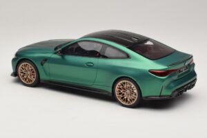 BMW M4 CS G82 Frozen Isle of Man Green GT Spirit 1:18 GT994 Živica – obrázok 5 z 6