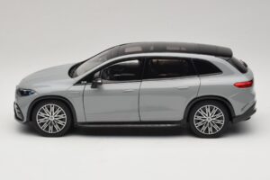 Mercedes EQS SUV X296 Manufaktur Alpine Grey NZG 1:18 B66960591 Kov – obrázok 4 z 8