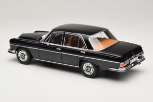 Mercedes 280 SE W108 Čierny Norev 1:18 183360 Kov – obrázok 7 z 8