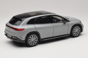 Mercedes EQS SUV X296 Manufaktur Alpine Grey NZG 1:18 B66960591 Kov – obrázok 3 z 8