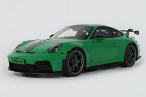 Porsche 911 992.2 GT3 Weissach Package Python Green GT Spirit 1:18 GT576 Živica
