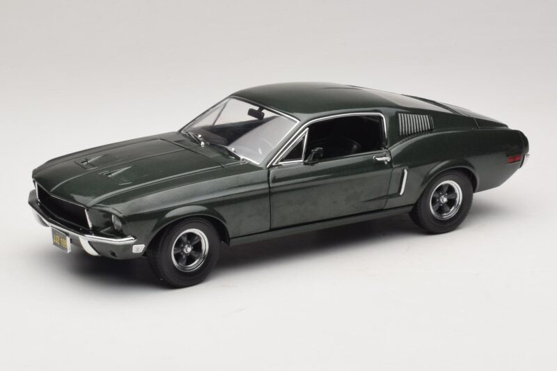 Ford Mustang GT Bullitt s Figúrkou Stevea McQueena Greenlight 1:18 12885 Kov