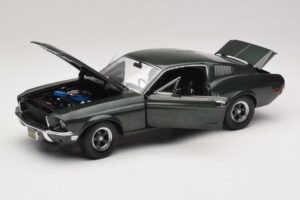 Ford Mustang GT Bullitt s Figúrkou Stevea McQueena Greenlight 1:18 12885 Kov – obrázok 2 z 8