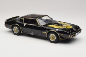 Pontiac Firebird Trans Am Kill Bill Movie Greenlight 1:18 12951 Kov – obrázok 4 z 6