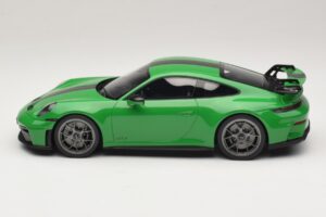 Porsche 911 992.2 GT3 Weissach Package Python Green GT Spirit 1:18 GT576 Živica – obrázok 3 z 6
