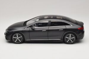 Mercedes EQE V295 Graphite Grey Magno NZG 1:18 B66961108 Kov – obrázok 3 z 8