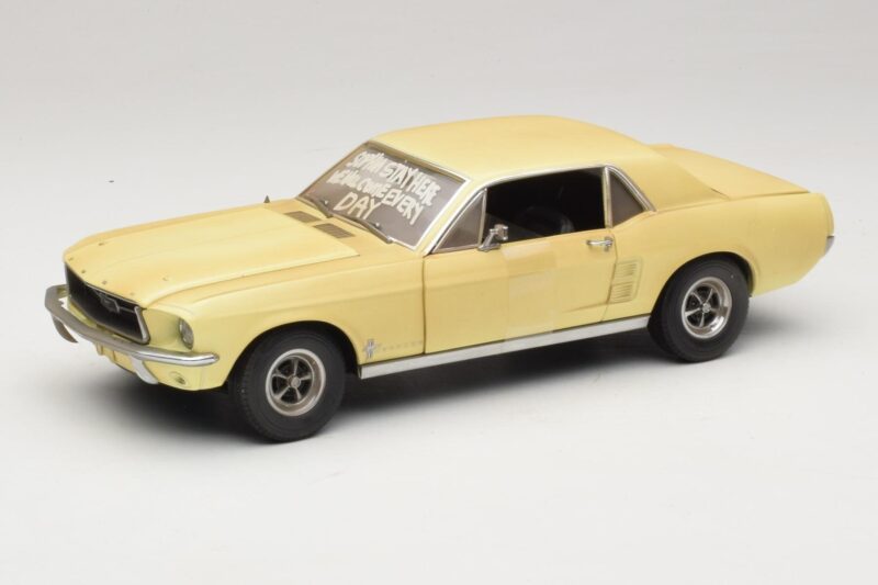 Ford Mustang Coupe Žltý The Walking Dead Greenlight 1:18 12958 Kov