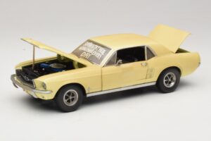 Ford Mustang Coupe Žltý The Walking Dead Greenlight 1:18 12958 Kov – obrázok 2 z 8