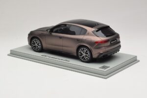 Maserati Grecale Bronzový BBR 1:18 P18220FMAS Živica – obrázok 5 z 7