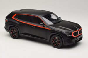 BMW XM G09 Matt Black Minichamps 1:18 110023301 Kov – obrázok 6 z 8