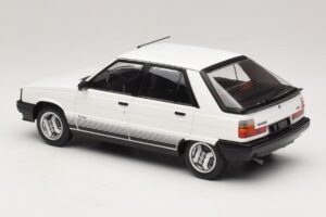 Renault 11 Turbo Biely MCG 1:18 MCG18589 Kov – obrázok 5 z 6