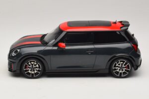 Mini Cooper JCW F66 Legend Grey Otto 1:18 OT1244 Živica – obrázok 3 z 6