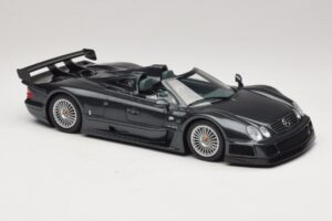 Mercedes AMG CLK GTR Roadster Šedý GT Spirit 1:18 GT960 Živica – obrázok 4 z 6