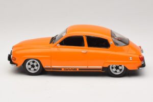 Saab 96 V4 Oranžový MCG 1:18 MCG18654 Kov – obrázok 3 z 6