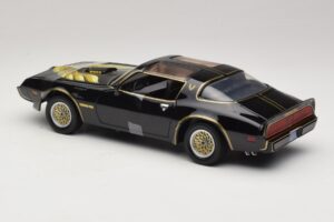 Pontiac Firebird Trans Am Kill Bill Movie Greenlight 1:18 12951 Kov – obrázok 5 z 6