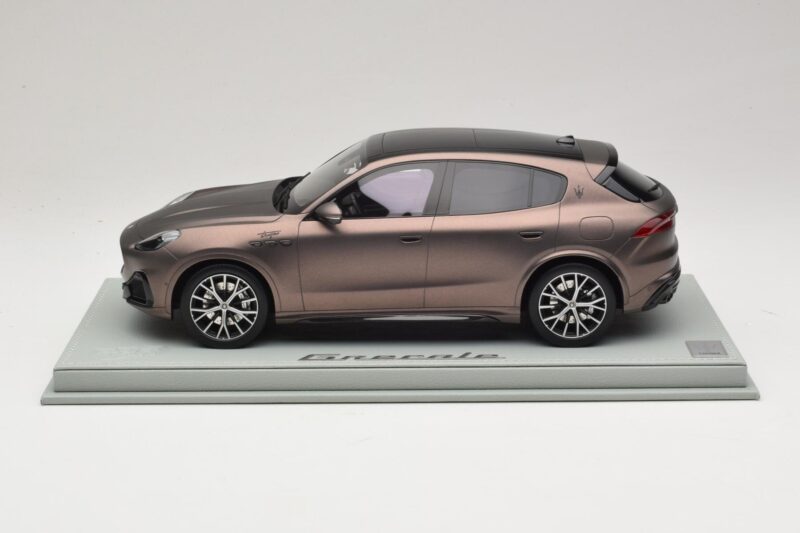 Maserati Grecale Bronzový BBR 1:18 P18220FMAS Živica