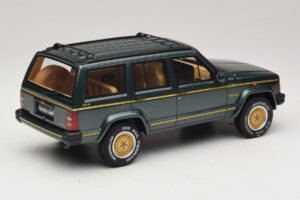 Jeep Cherokee XJ Limited Hunter Green Otto 1:18 OT1204 Živica – obrázok 2 z 6