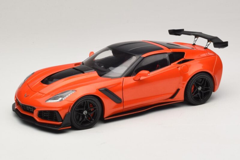 Chevrolet Corvette C7 ZR1 Červený IXO 1:18 U18RDC001-FO Kov