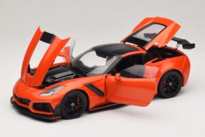 Chevrolet Corvette C7 ZR1 Červený IXO 1:18 U18RDC001-FO Kov – obrázok 2 z 8