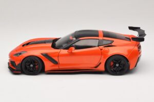 Chevrolet Corvette C7 ZR1 Červený IXO 1:18 U18RDC001-FO Kov – obrázok 4 z 8